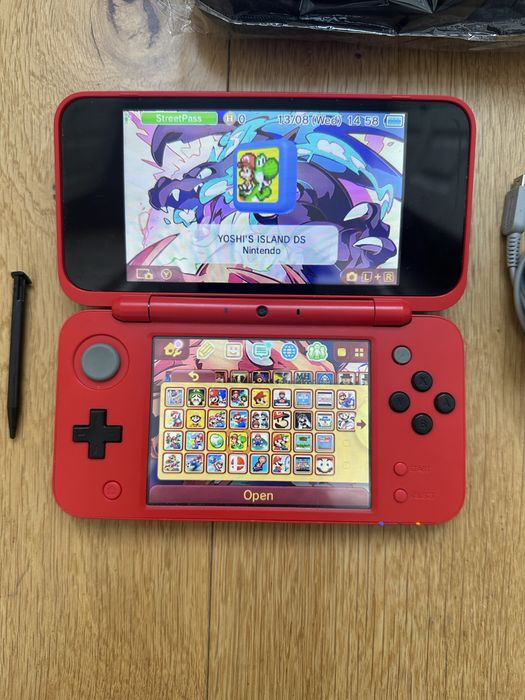 2DS XL Edição Pokebola (Desbloqueada, 128gb, 300+ jogos)