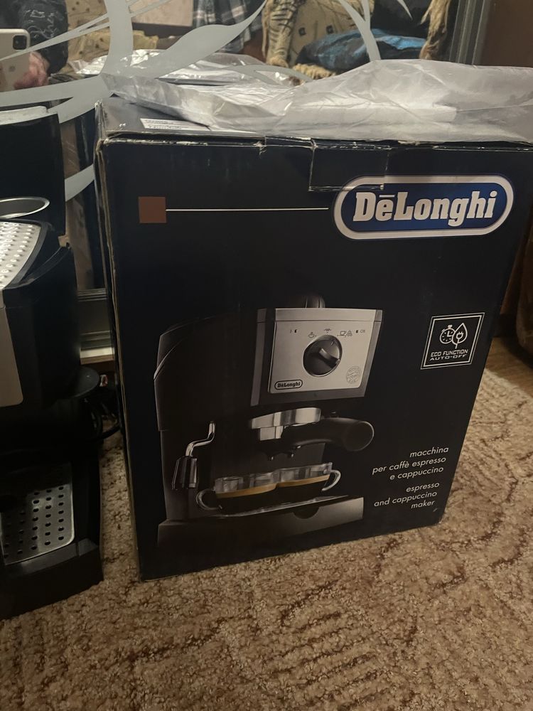 Кофеварка Delonghi