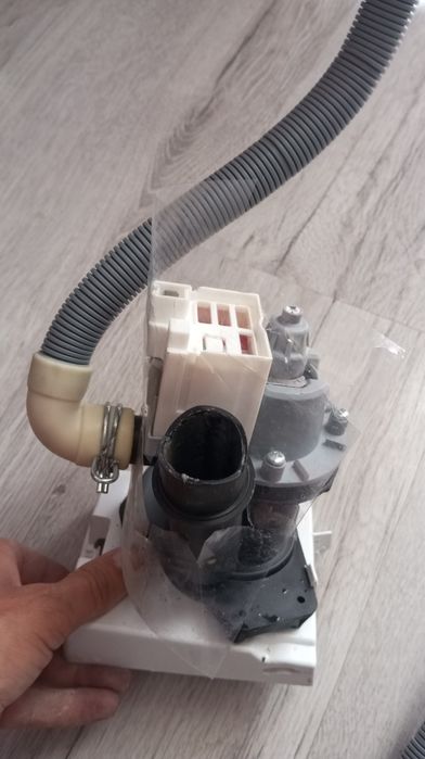 Продаются запчастини до пральної машини