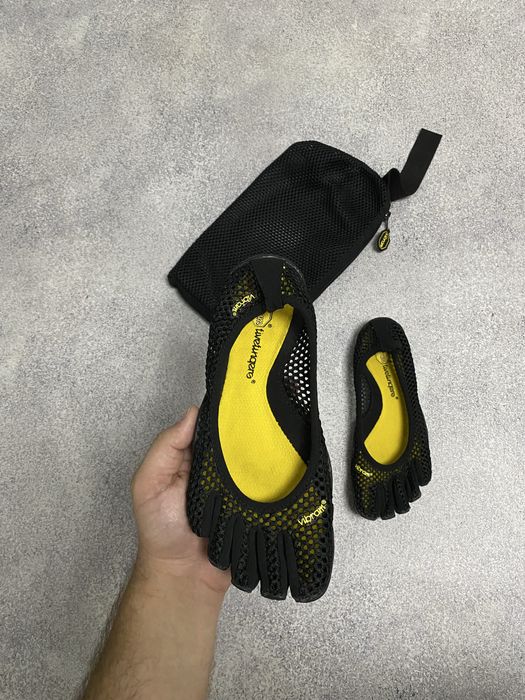 Жіночі кросівки 5 пальців Vibram FiveFingers