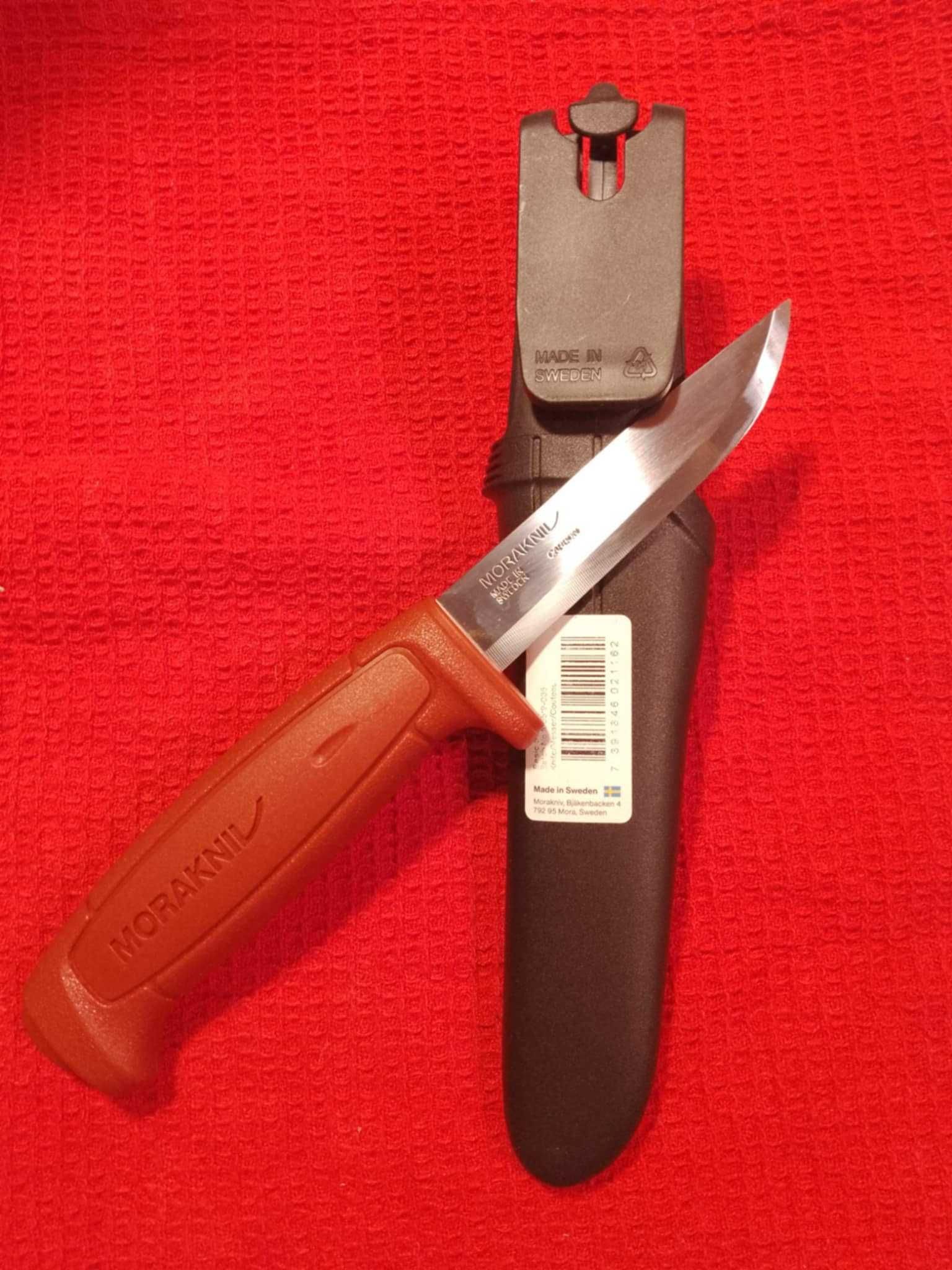 Nóż myśliwski Mora Morakniw ostra stal Spyderco biwak na grzyby
