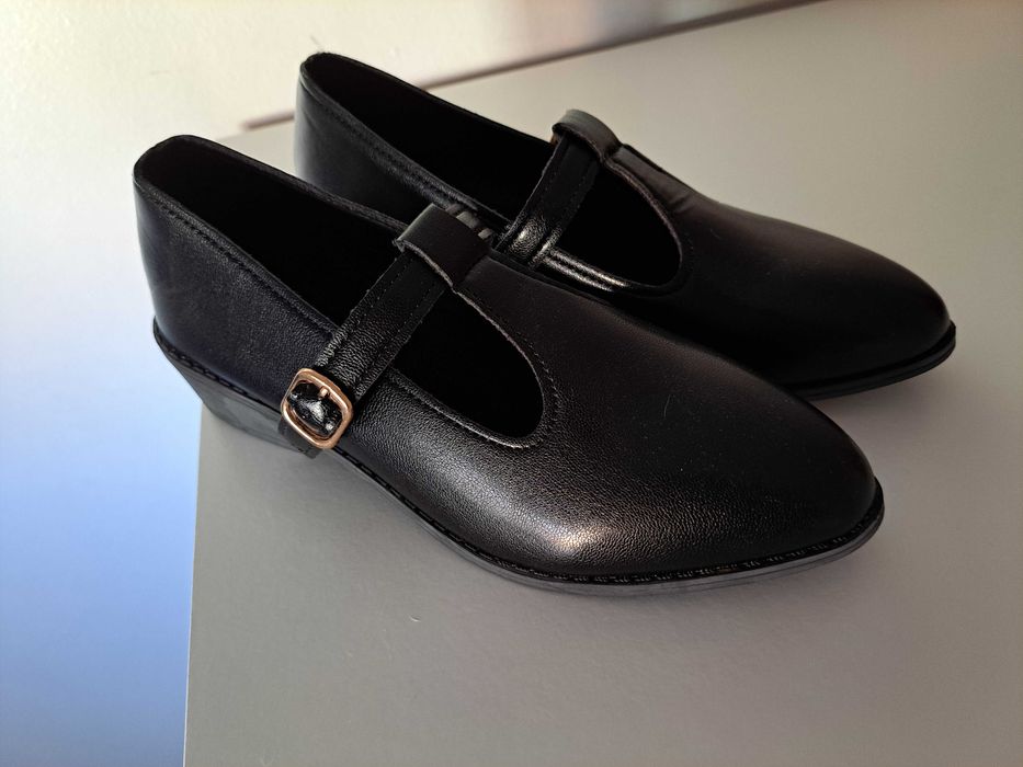 Sapatos pretos 37/38