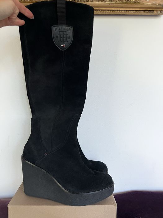 Tommy Hilfiger 40 zamszowe skórzane koturny kozaki czarne niwe