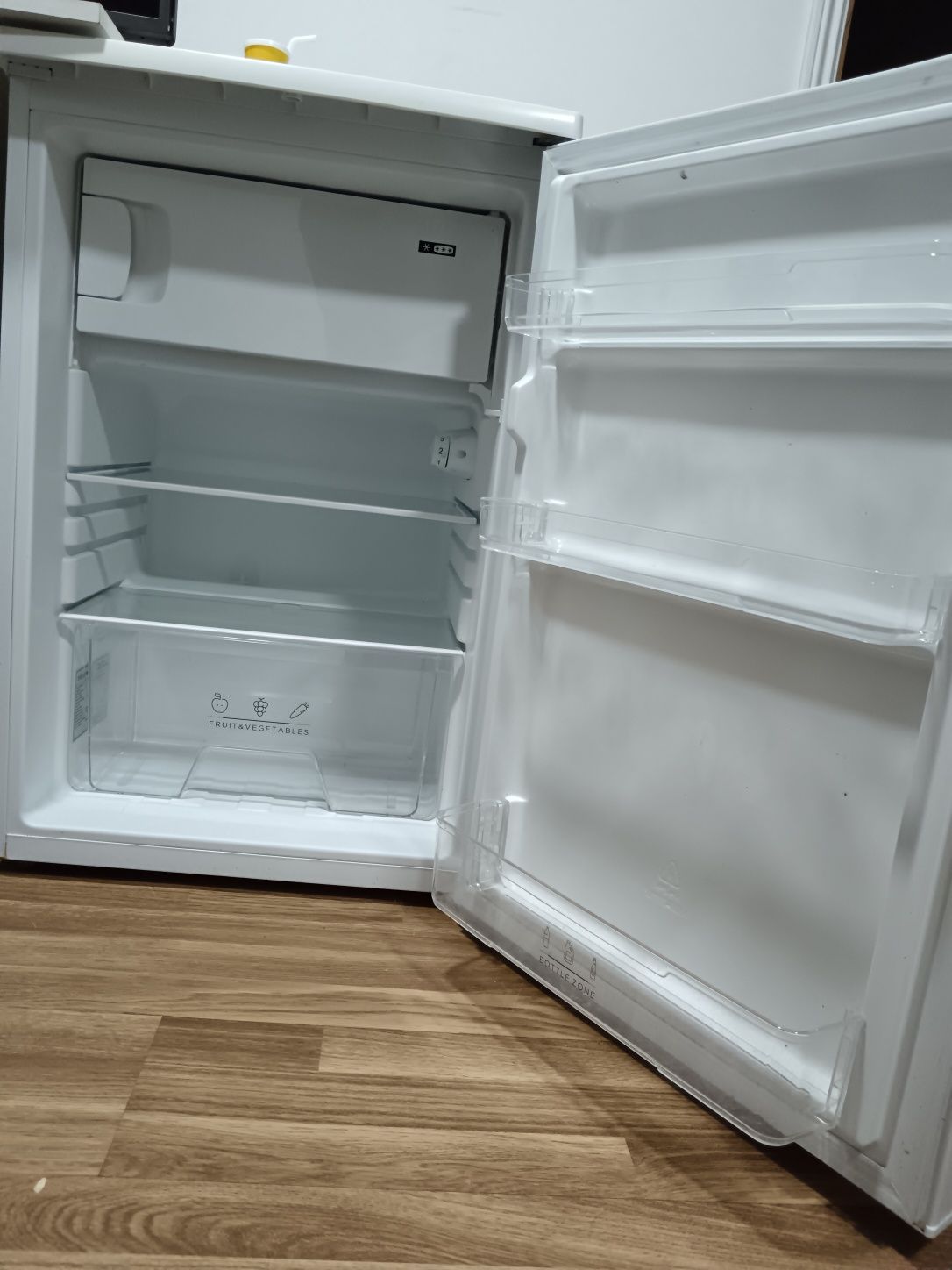 Frigorífico com congelador