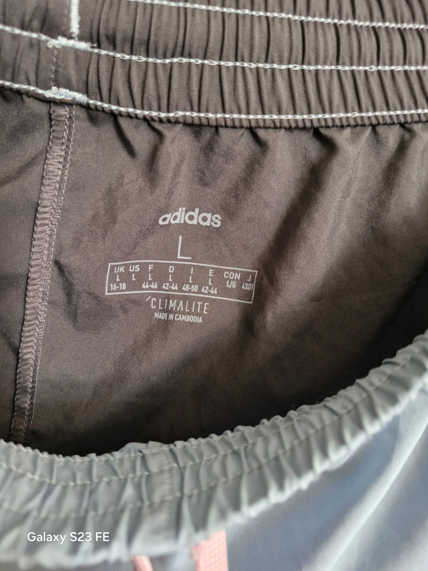 Spodenki krotkie damskie Adidas rozmiar L stan idealny