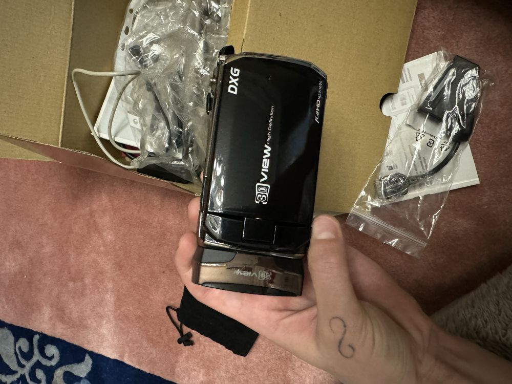 DXG DVX5F9 3D видеокамера Новая
