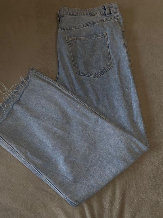Жіночі джинси кльош