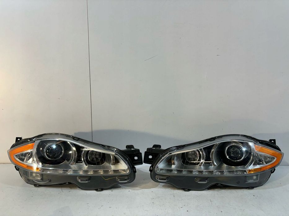 Jaguar XJ lampa kompletna bi-xenon R - 16968