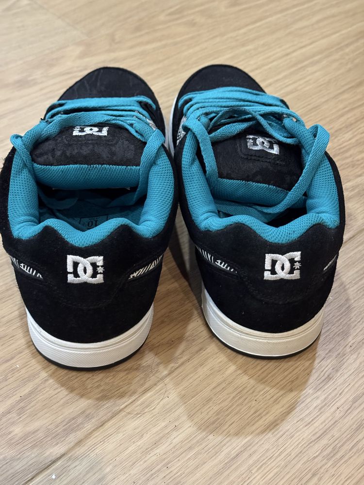 Sapatilhas DC Shoes tamanho 43 NOVOS