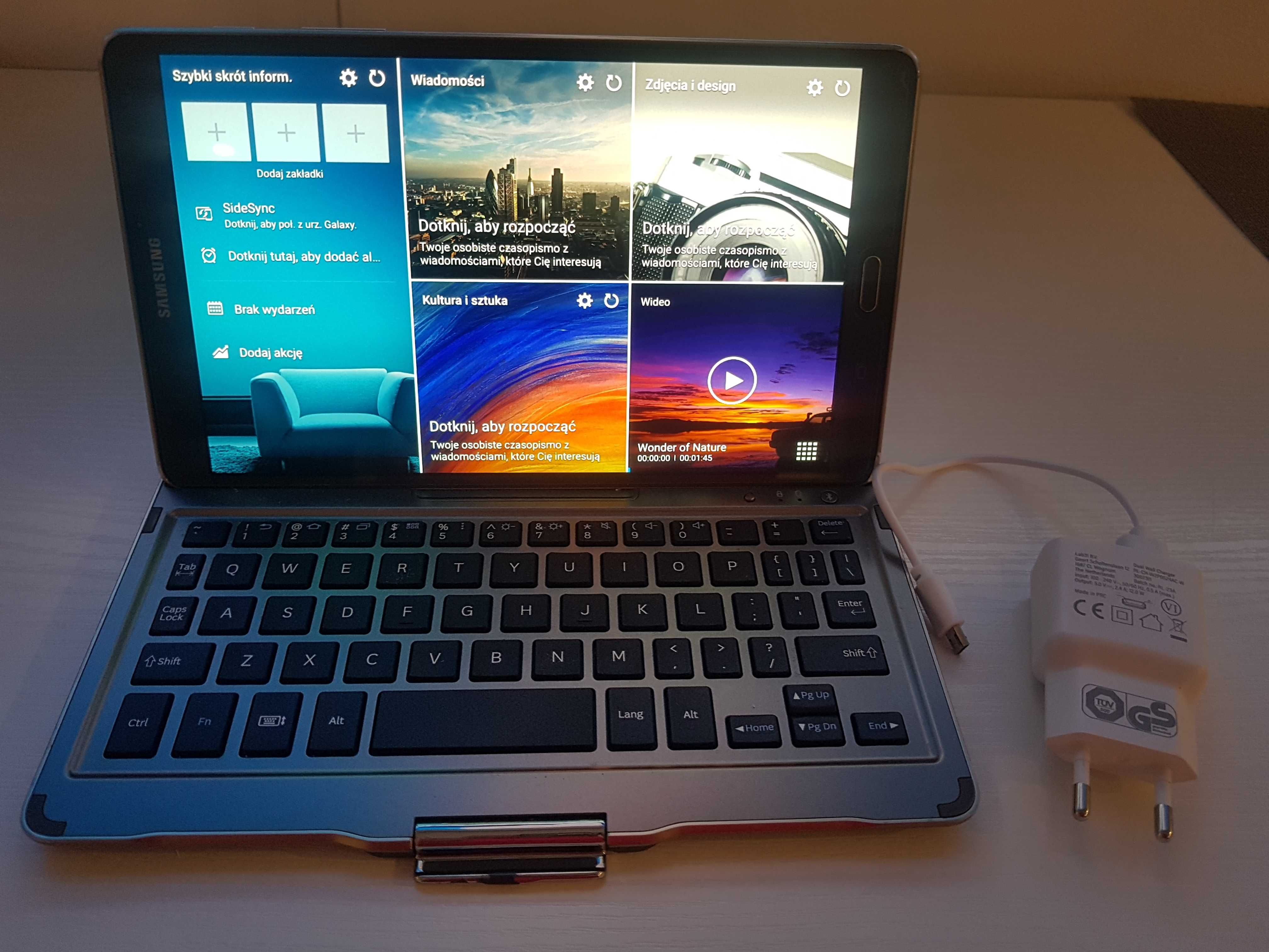 Tablet Samsung Tab S SM-T700 8,4" 3 GB / 16 GB złoty z klawiaturą