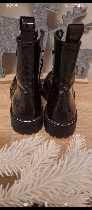 Ботинки лаковані без дефектів