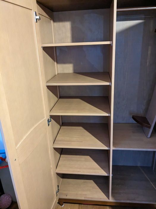 Szafa, komoda dziecięca Trama