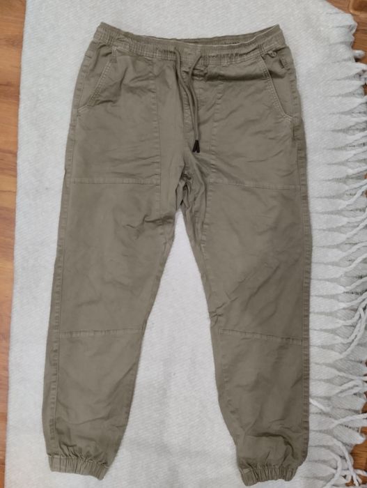 Beżowe męskie spodnie ~ Cropp ~ XS używane