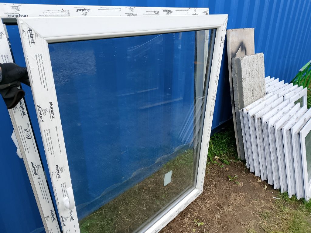 Okno 125x149 nowe plastikowe orzech uchylne