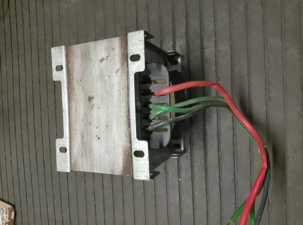 Transformator, przetwornica 230V / 110V 1500W