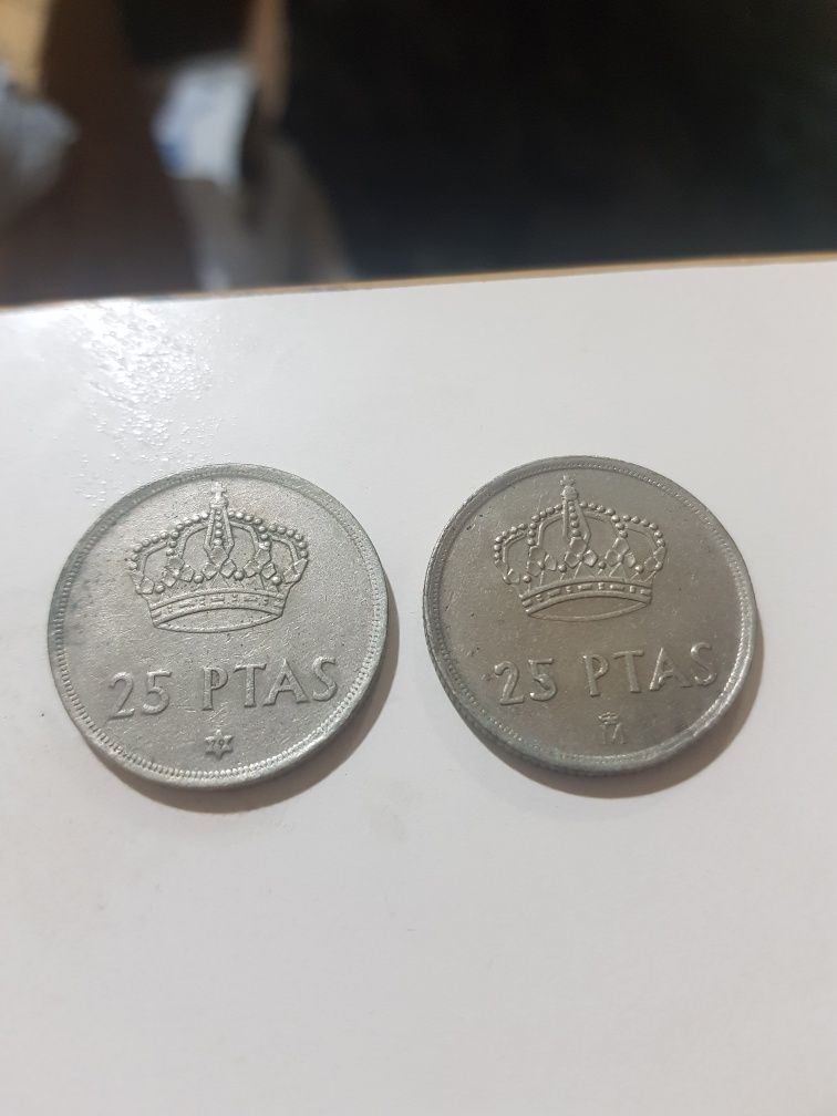 25 pesetas de 1975 e 1982