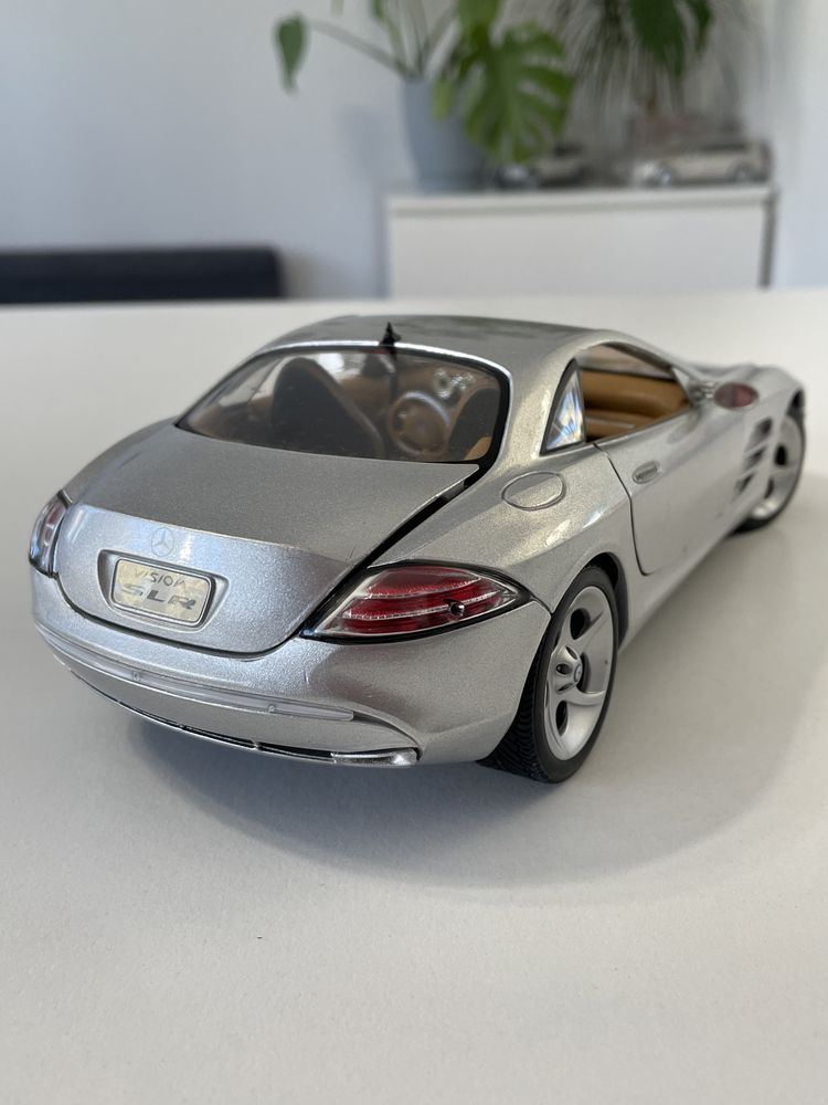 Model Mercedes Vision SLR (1999) 1/18 Maisto jak Bburago Welly Solido