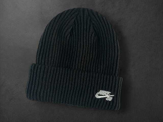 Czapka zimowa Nike SB – styl skate i komfort na chłodne dni