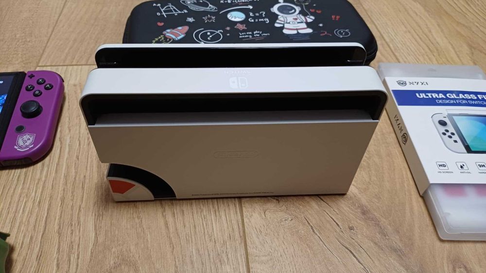 Konsola Nintendo Switch OLED Pokemon +etui, szkło ochronne i kontroler