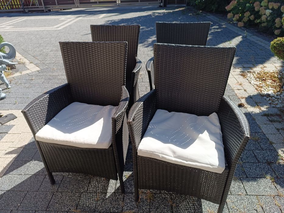 Na sprzedaż 4 krzesła zestaw fotele ogrodowe czarne