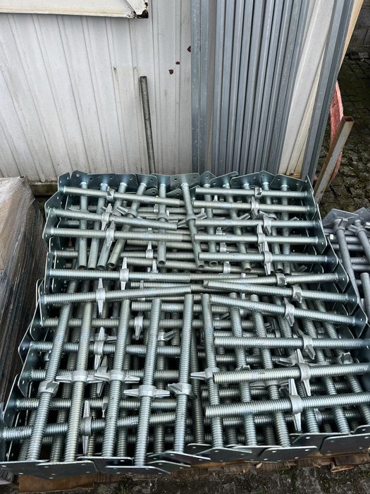 Bases niveladoras para andaime