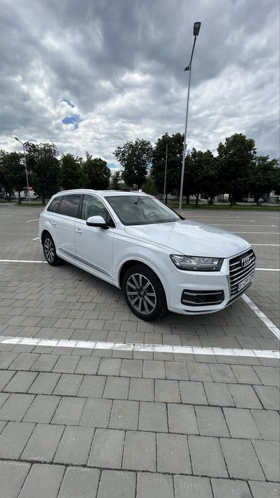 Продам Audi Q7 4 M