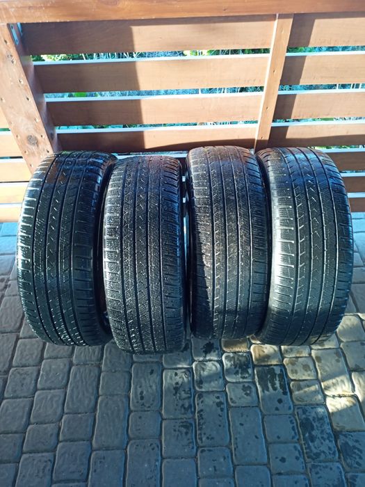 Opony całoroczne Vredestein 235/50 R19