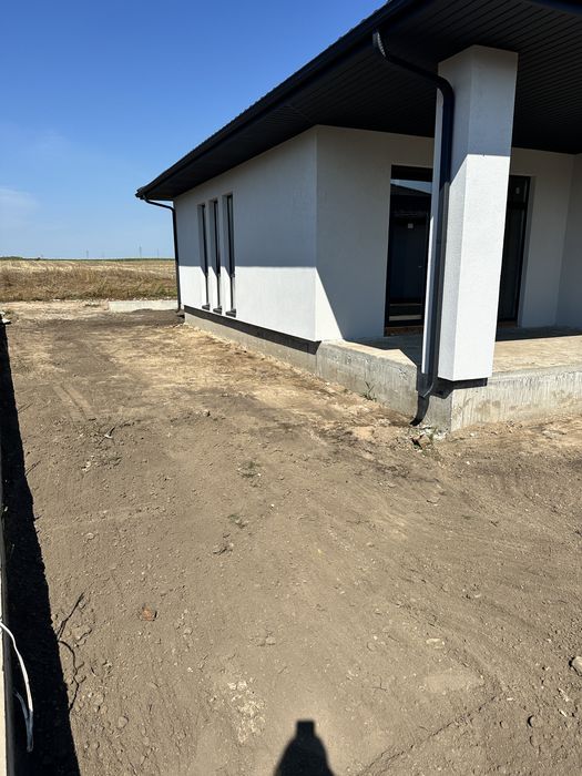 Продам сучасний будинок поруч автосалону по вулиці Київська