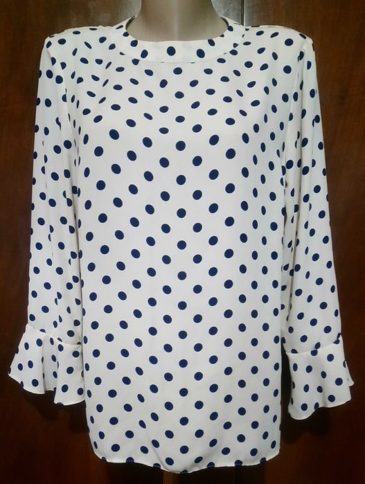 Блузка р.52 чорний горох на фоні коліру нюд довгі рукави