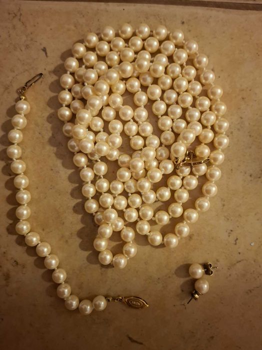 Zestaw biżuterii z pereł sztucznych
