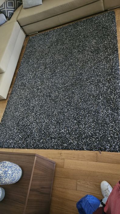 Tapete de sala com pêlo alto em bom estado