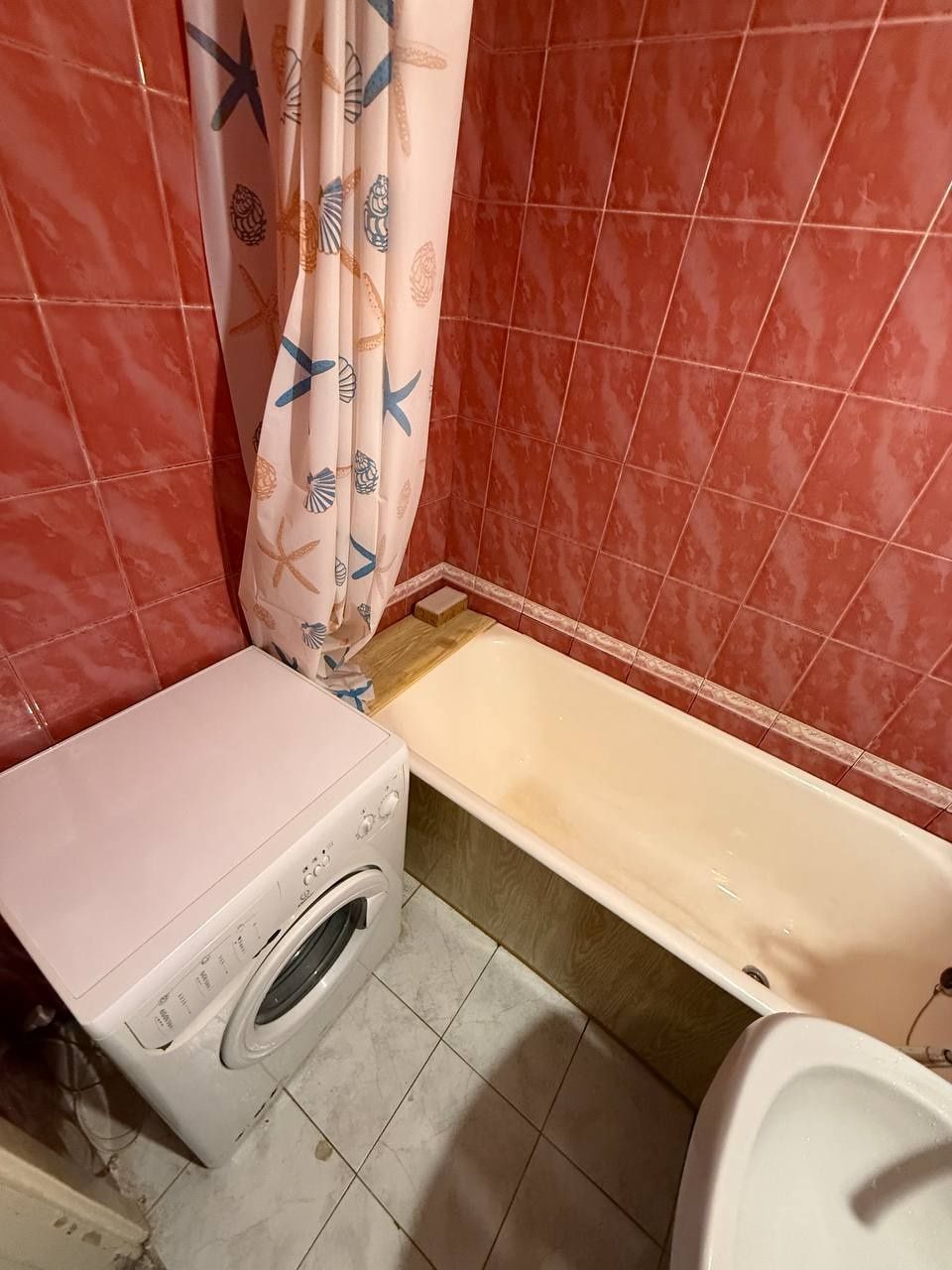 Продається 2 х кім кв.по вул Генерала Момота
