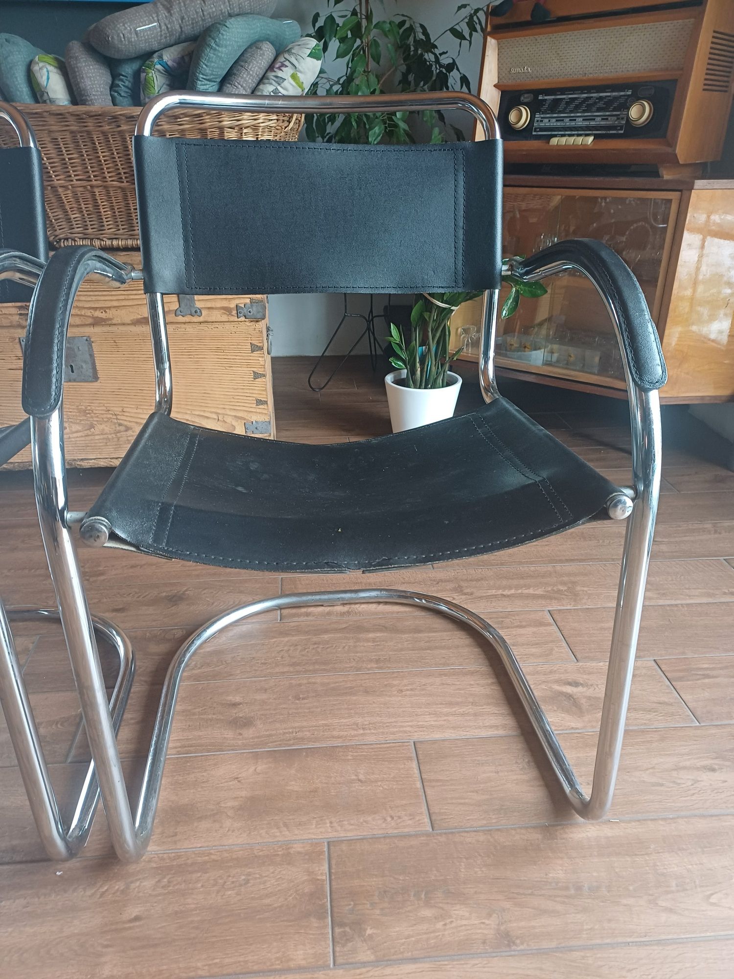 Krzesła w stylu Bauhaus