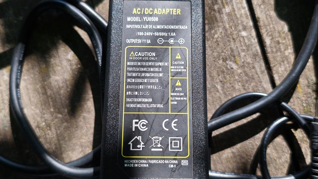 Блок живлення 5V 8A YU0508 AC/DC Adapter
