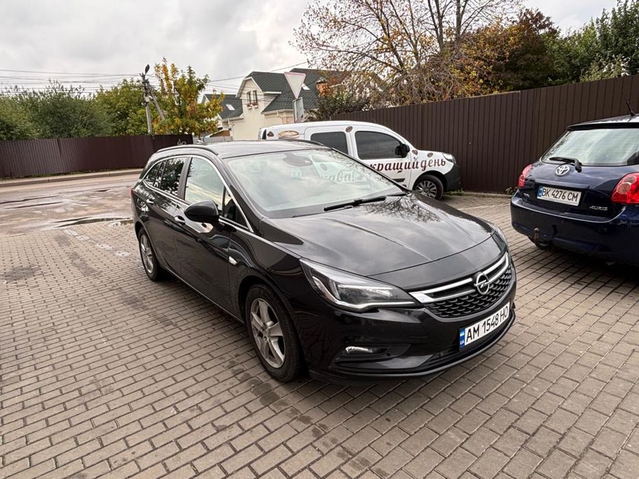 Продам Opel Astra універсал 2017