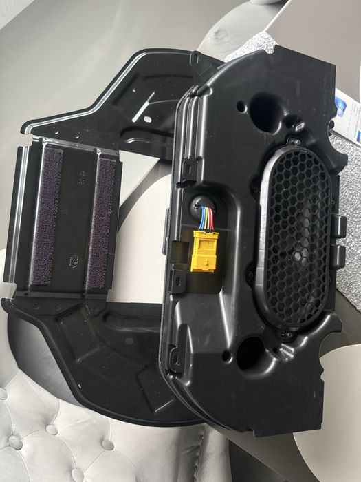Glosnik basowy citroen C4 2023r