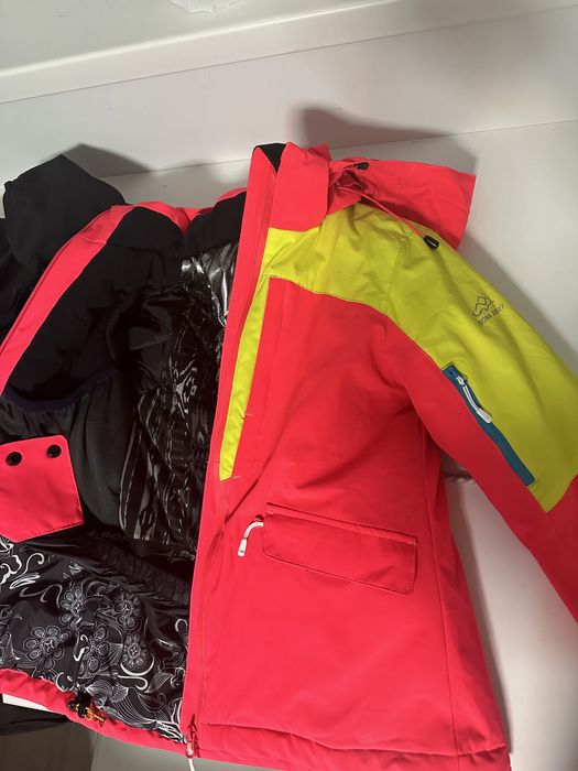 Лыжная куртка и комбинезон на девочку 9-11 лет