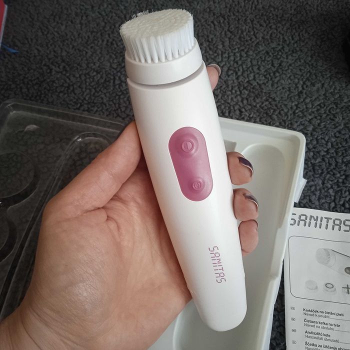 Набір електричних щіток для очищення та масажу обличчя sanitas  sfc 40