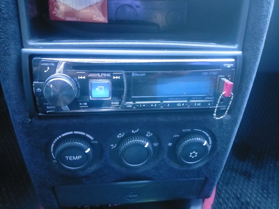 Магнитола alpine CDE-177BT процессор с блютузом