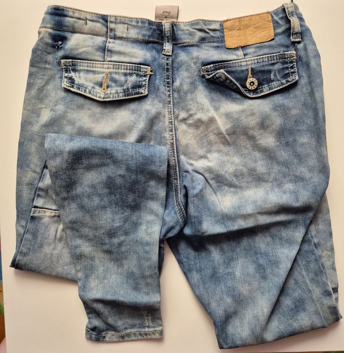 Spodnie dżinsowe w r. M