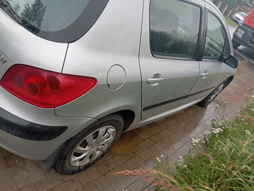 Peugeot 307 srebrny