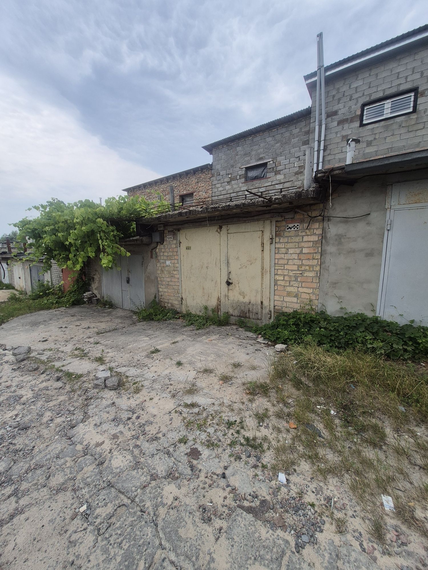 Продам гараж м.Вишгород КООП"Автомобіліст".