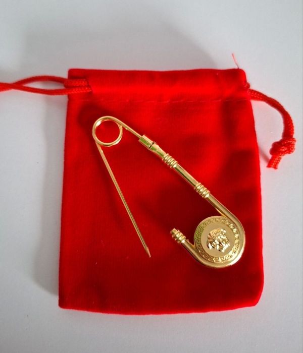 Broszka Meduza logowana Versace