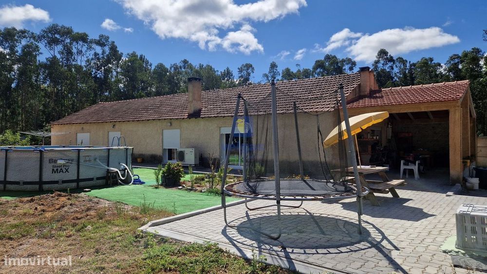 Moradia T3 isolada térrea em Vale Salgueiro, Maceira, Leiria