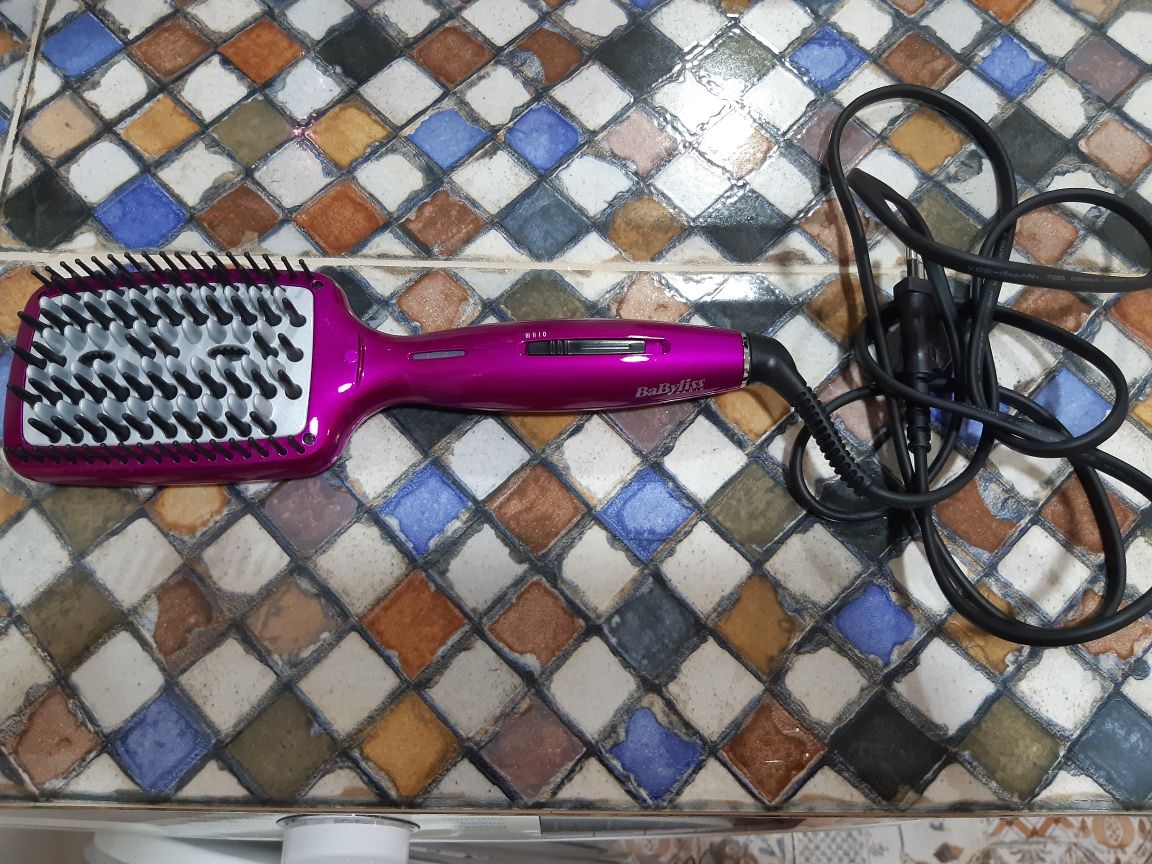 Продам щетку для выравнивания волос Babyliss