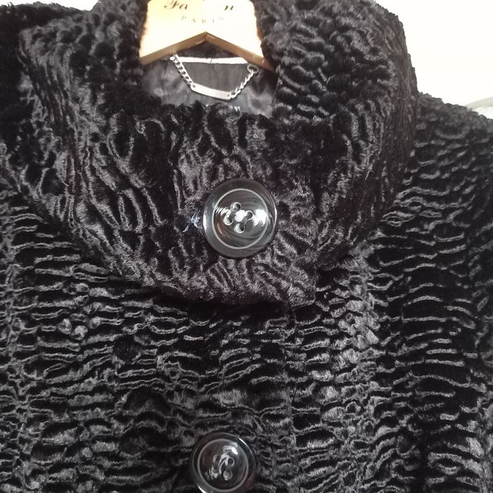 Полушубок каракулевый искусственный  50 размер