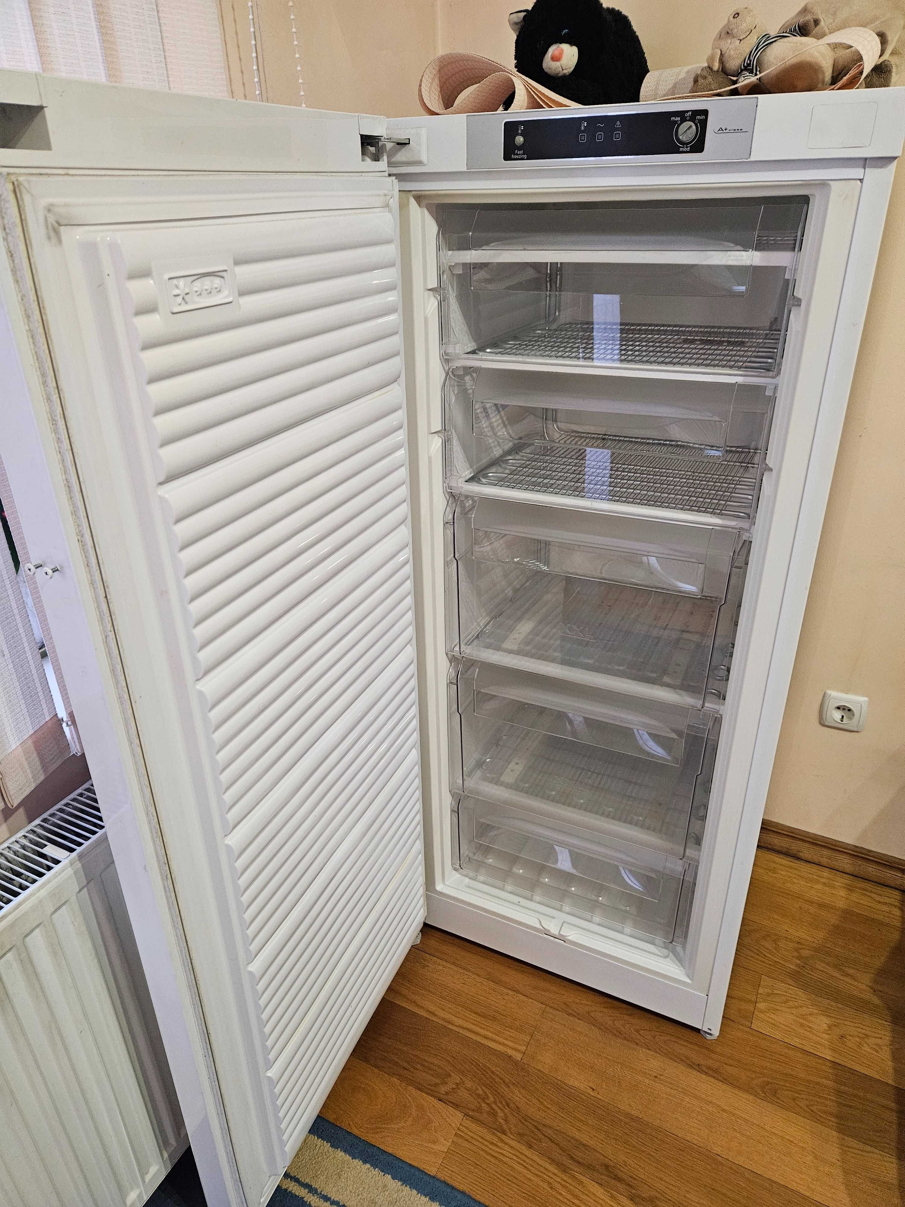 Морозильна камера WHIRLPOOL WVE 1410 A + W