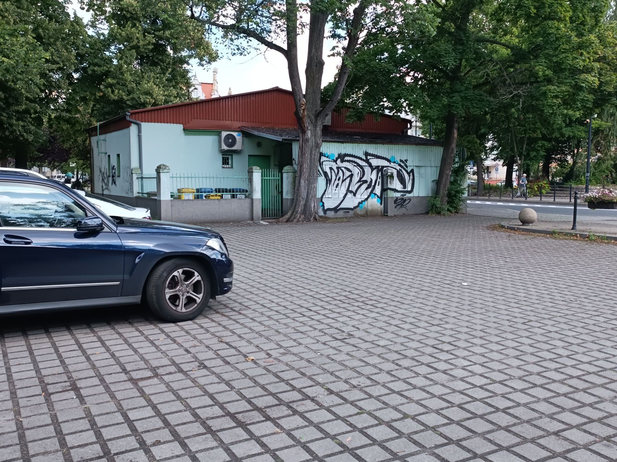 Lokal handlowo - usługowy