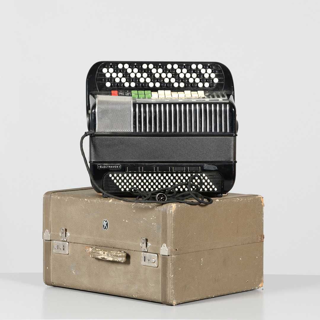 Akordeon Hohner „Electravox”.