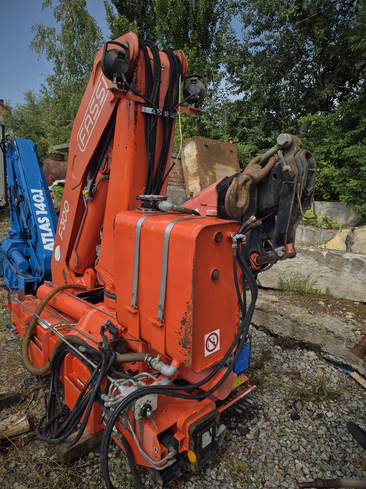 Кран маніпулятор фассі Fassi 300 лебідка тросова